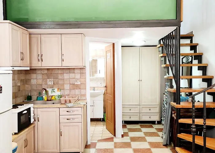 Anna * Áyios Pétros