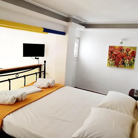 Anna * Áyios Pétros