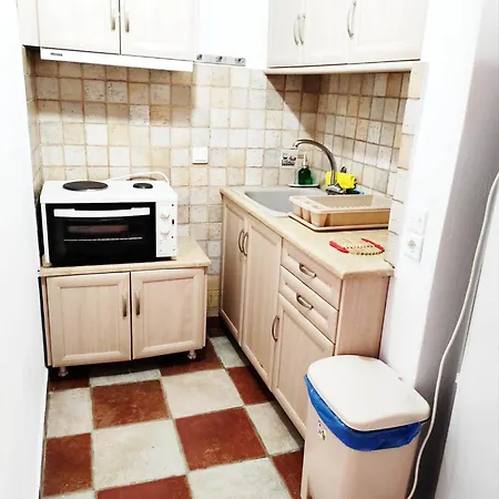 Anna * Áyios Pétros